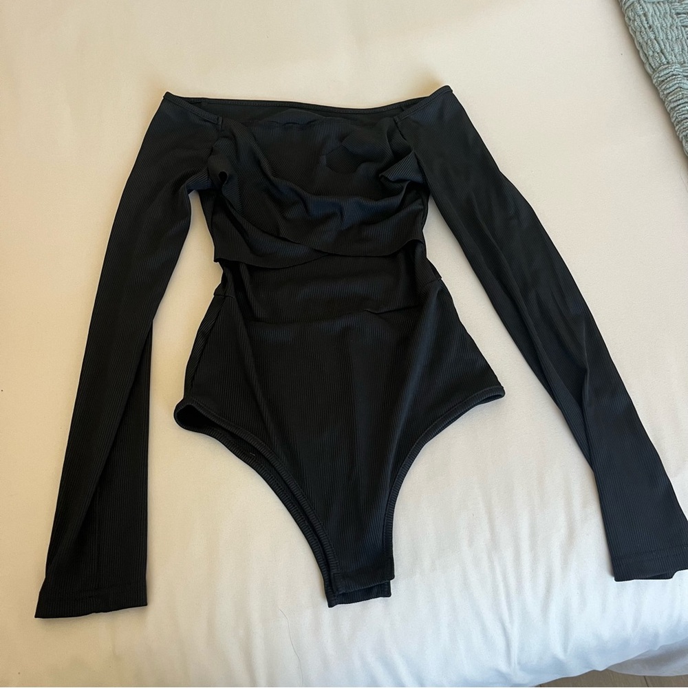Black off the shoulder long sleeve bodysuit